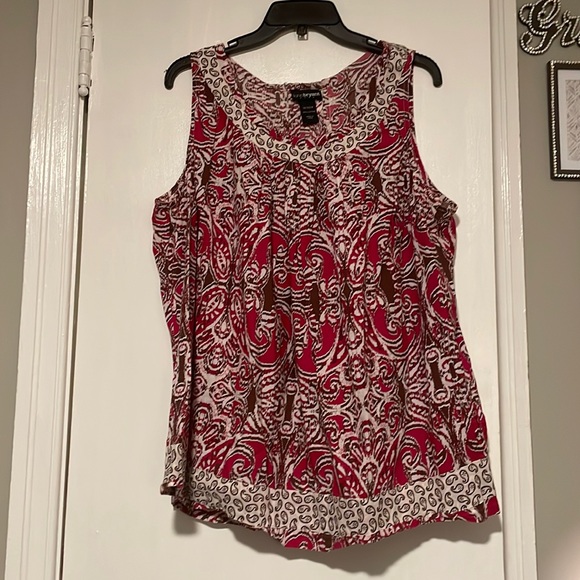 Lane Bryant Tops - Lane Bryant sleeveless top size 18/20W, very cute!!!